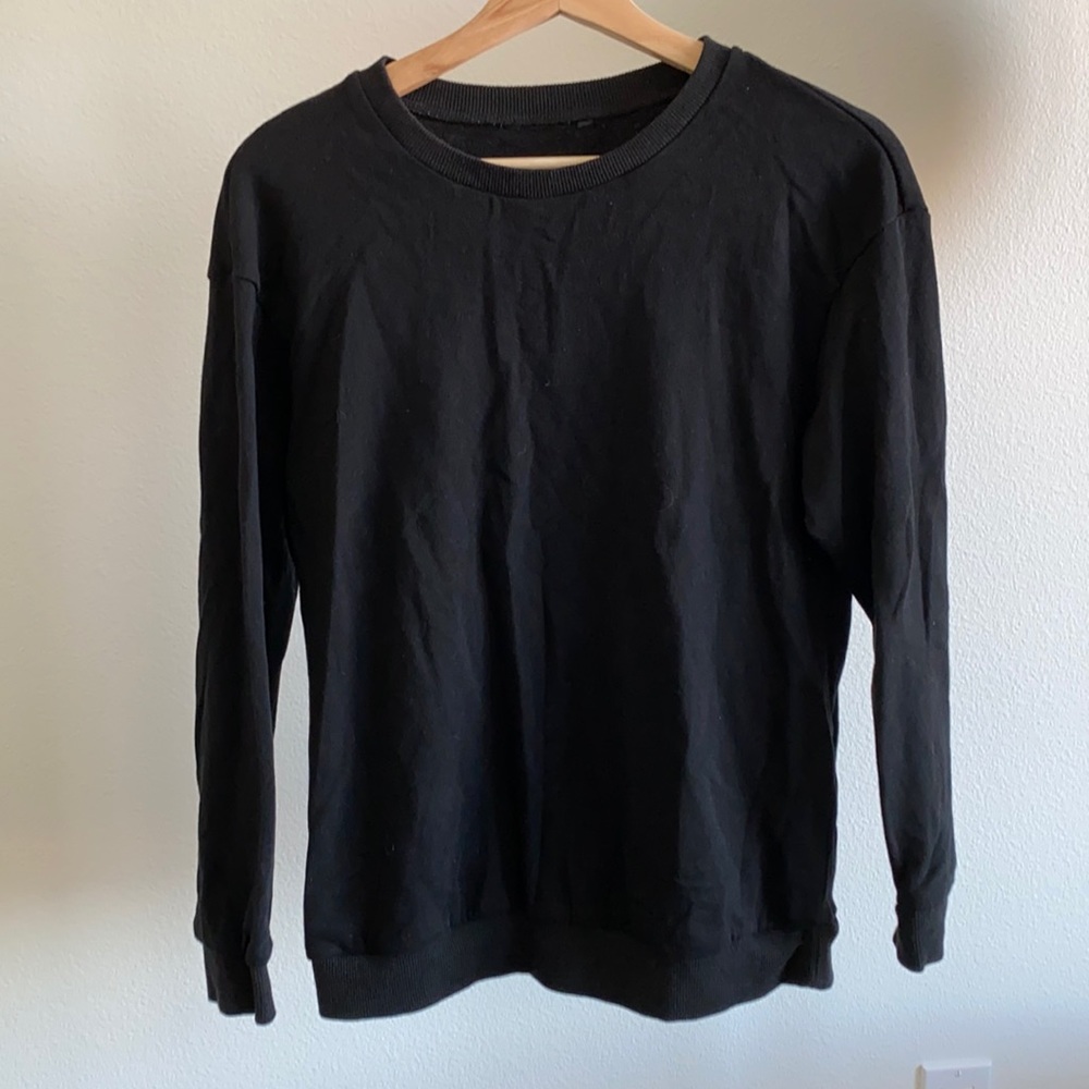 Basic black sweatshirt